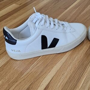 Veja US womens 10
